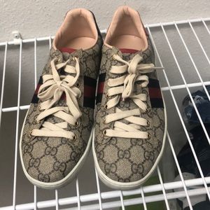 AUTHENTIC GUCCI SNEAKERS